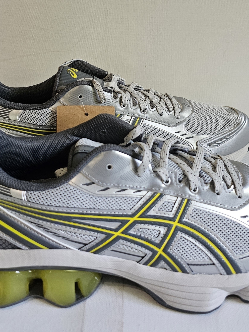 Asics GEL Men's Gray and Yellow Athletic Running Sneakers M10.5